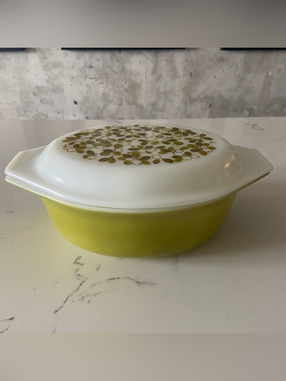 Vintage Pyrex Verdé Olives #043 Casserole w 943-C Lid 1.5 Qt 1960s